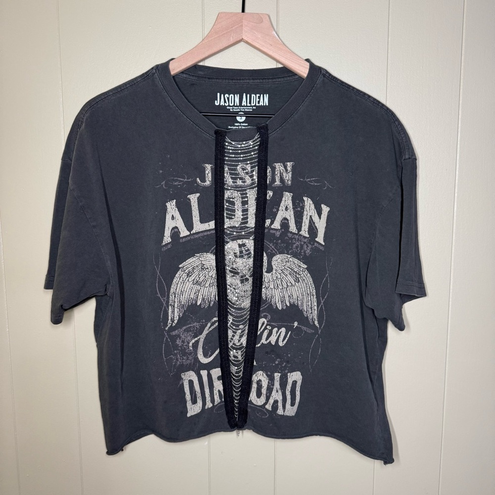 C1 Jason Aldean Embellished Graphic Tee Top S Small Chillin on a Dirt Road